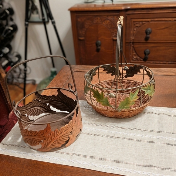 Decorative Wicker and Metal Baskets with Leaf Motif (Qty 2) - Picture 1 of 9